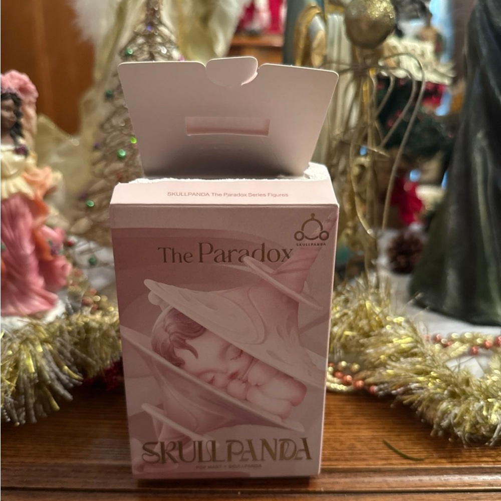 Skullpanda The Paradox Series  Figurine